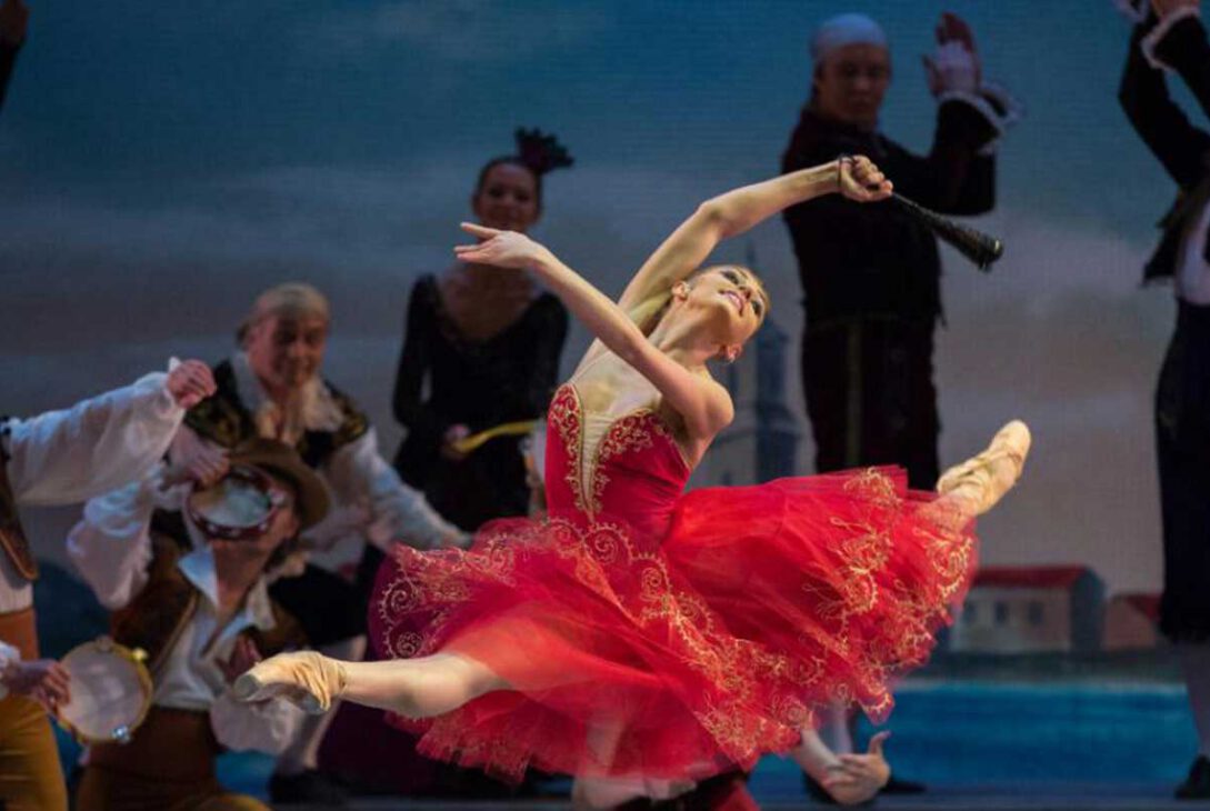 ballet-da-russia-revista-nove-topo