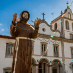 Igrejas-centenárias-revelam-a-origem-histórica-e-arquitetônica-de-Santos-Igrejadovalongo-RevistaNove